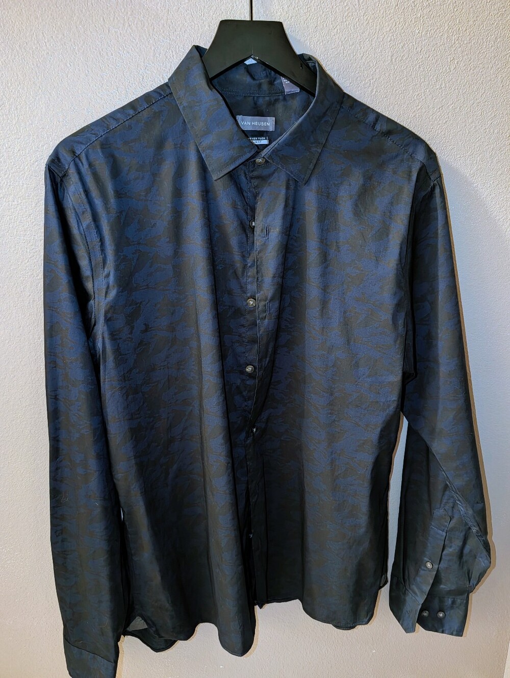 Van Heusen Men's Dark Navy Patterned Long-Sleeve Dress Shirt